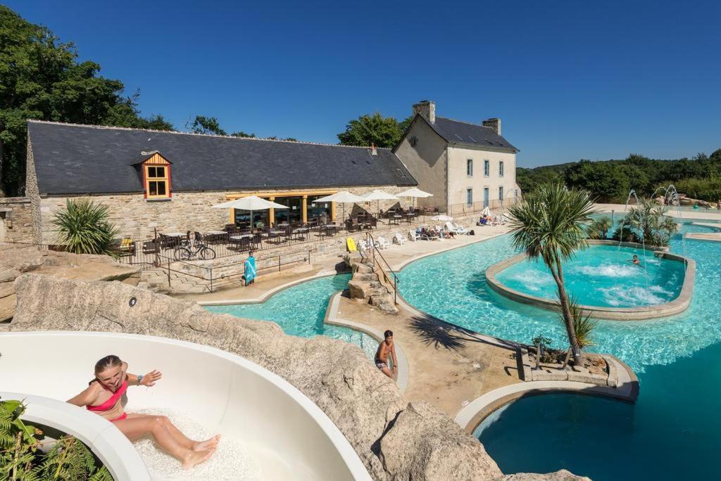 Mobilhome Tout Confort M9 Domaine De Lanniron Quimper Exterior photo